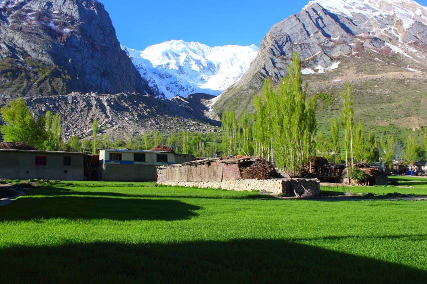 image of a mountains in Gilgit Pakistan