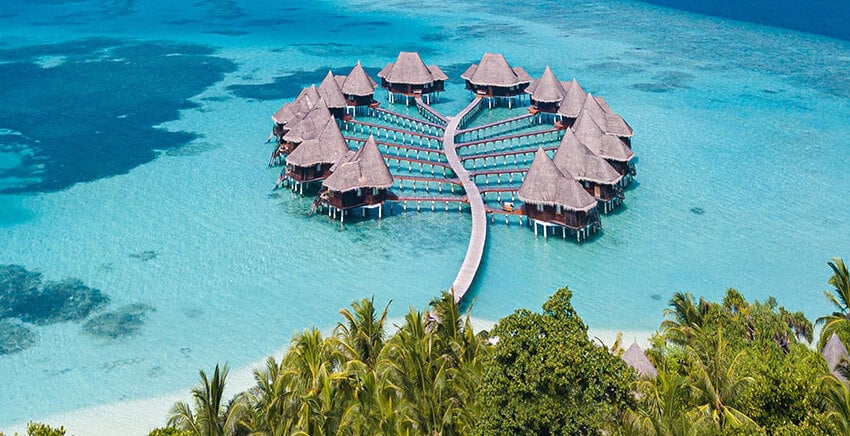 overwater-bunglow-in-maldives