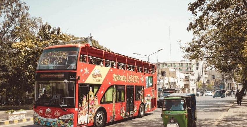 Guide-to-Lahore-Bus
